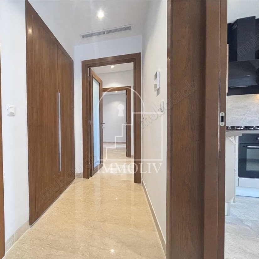 A vendre un Appt S2 neuf à Chotrana 3