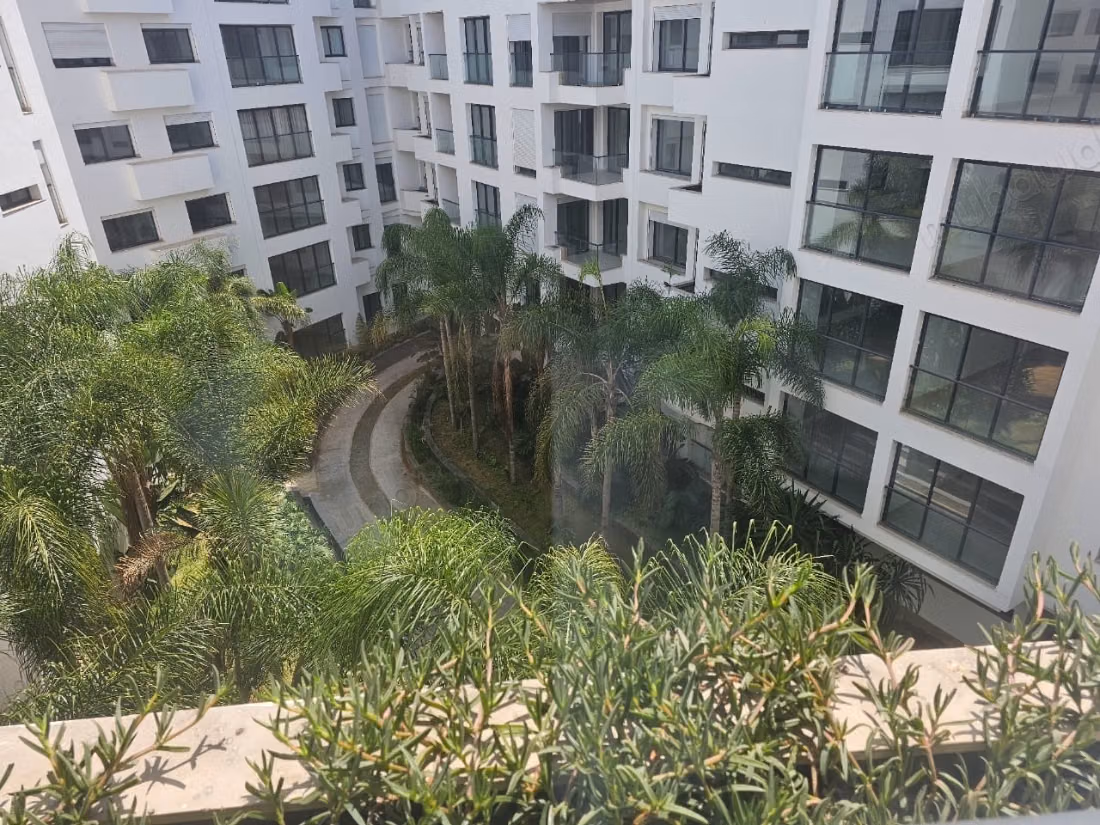 À vendre – appartement meublé quasi neuf leautey