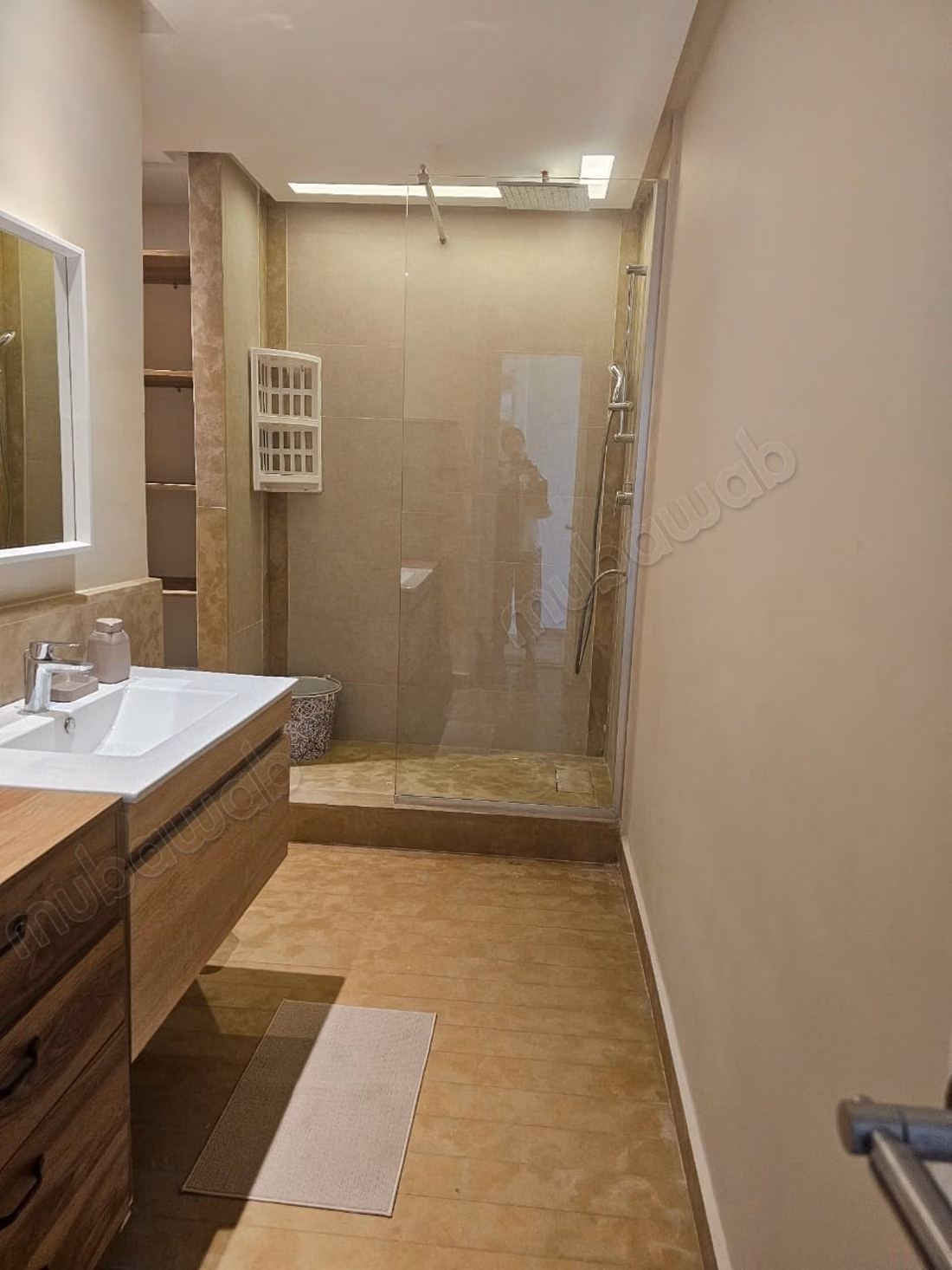 À vendre – appartement meublé quasi neuf leautey