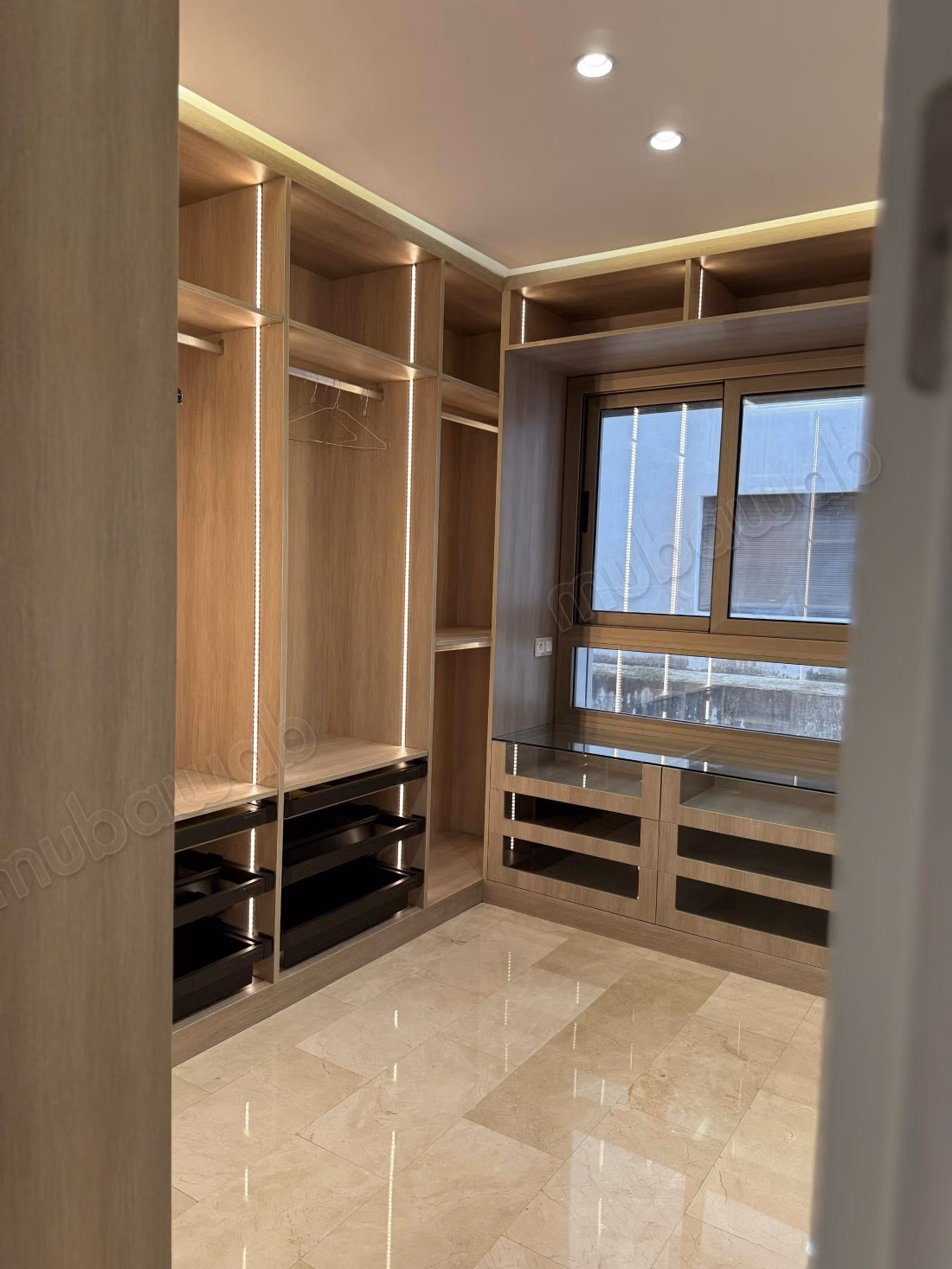 Maravilloso apartamento en alquiler en el centro de la ciudad junto al mar. 3 habitaciones excelentes. Amueblado