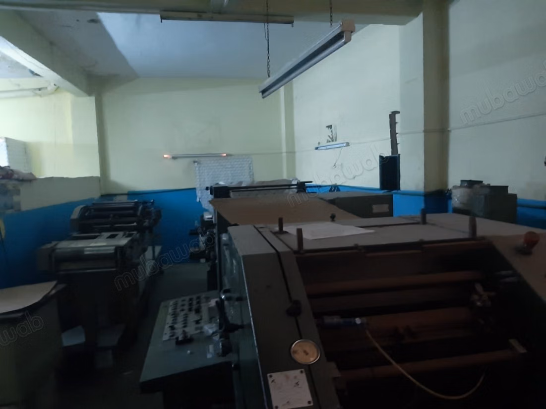 Vend local commercial à Belvédère.
Superficie 240 m²