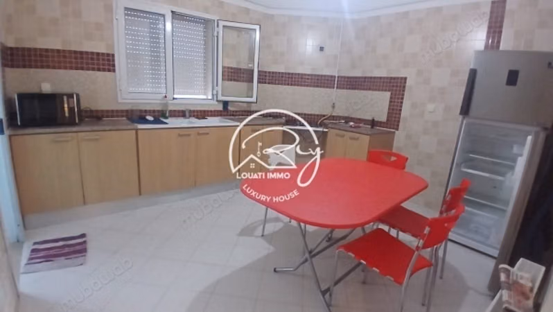 A louer un appartement s4 à Cité el Wahat
