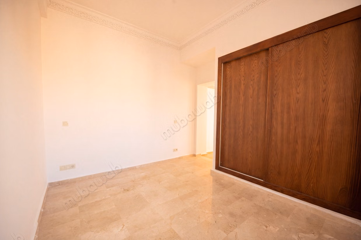 Te koop: 2 slaapkamers, 2 badkamers en terras
