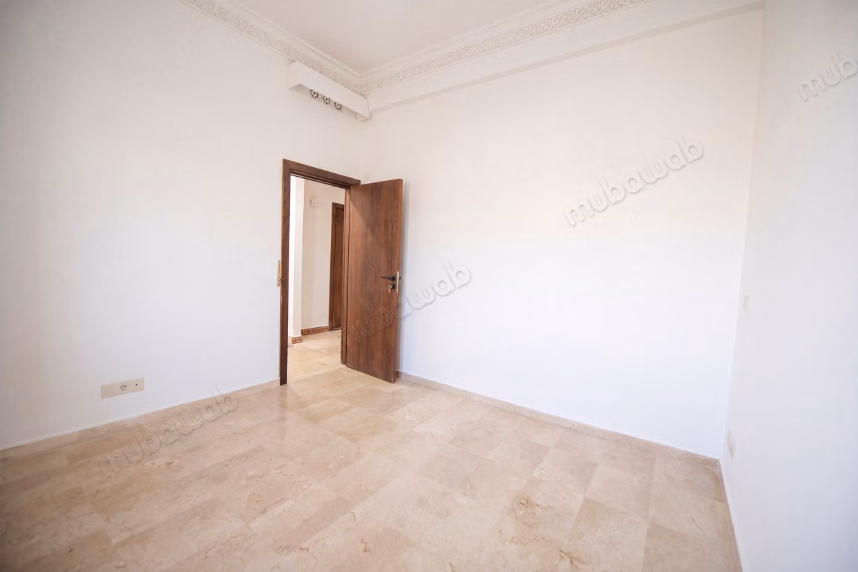 Te koop: 2 slaapkamers, 2 badkamers en terras
