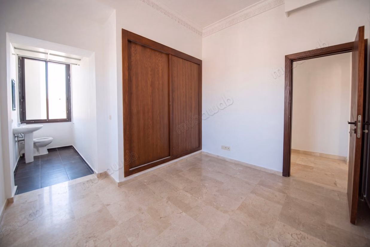 Te koop: 2 slaapkamers, 2 badkamers en terras
