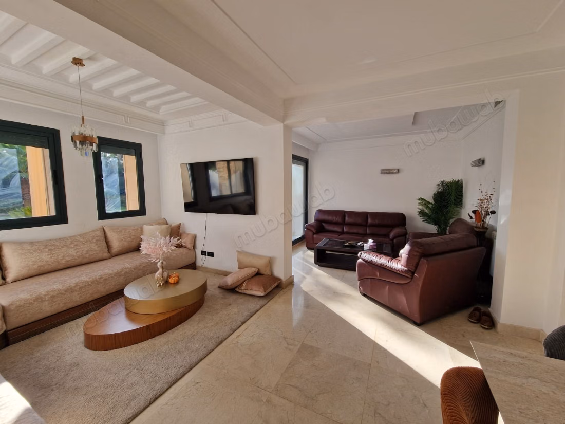 Location villa de luxe à Ville Verte. 
3 belles chambres. 
Bien meublé