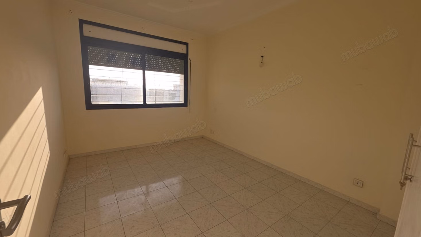Appartement en vente à Agdal. 
Surface totale 223 m². 
Terrasse et ascenseur