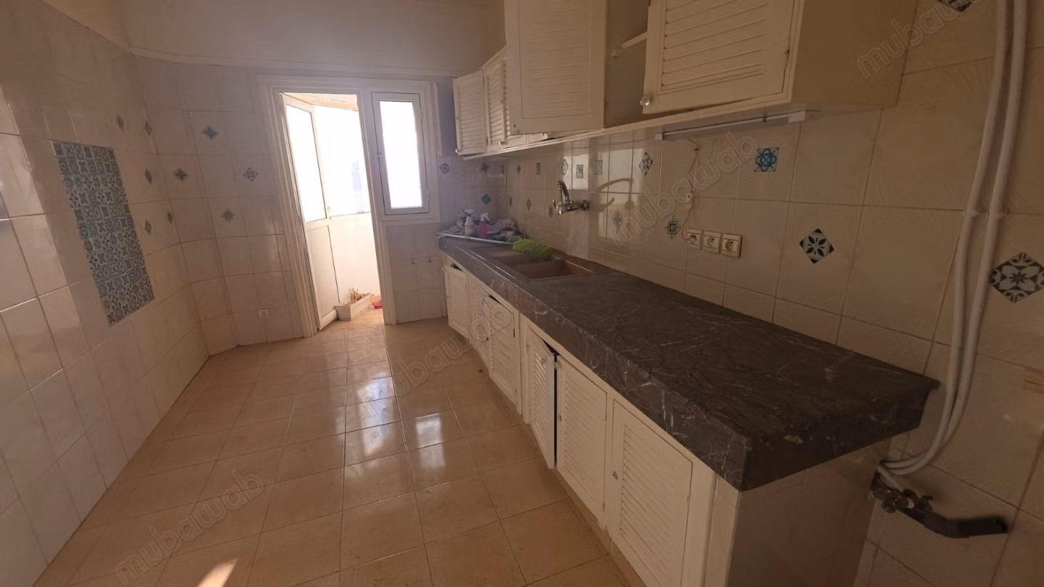 Appartement en vente à Agdal. 
Surface totale 223 m². 
Terrasse et ascenseur