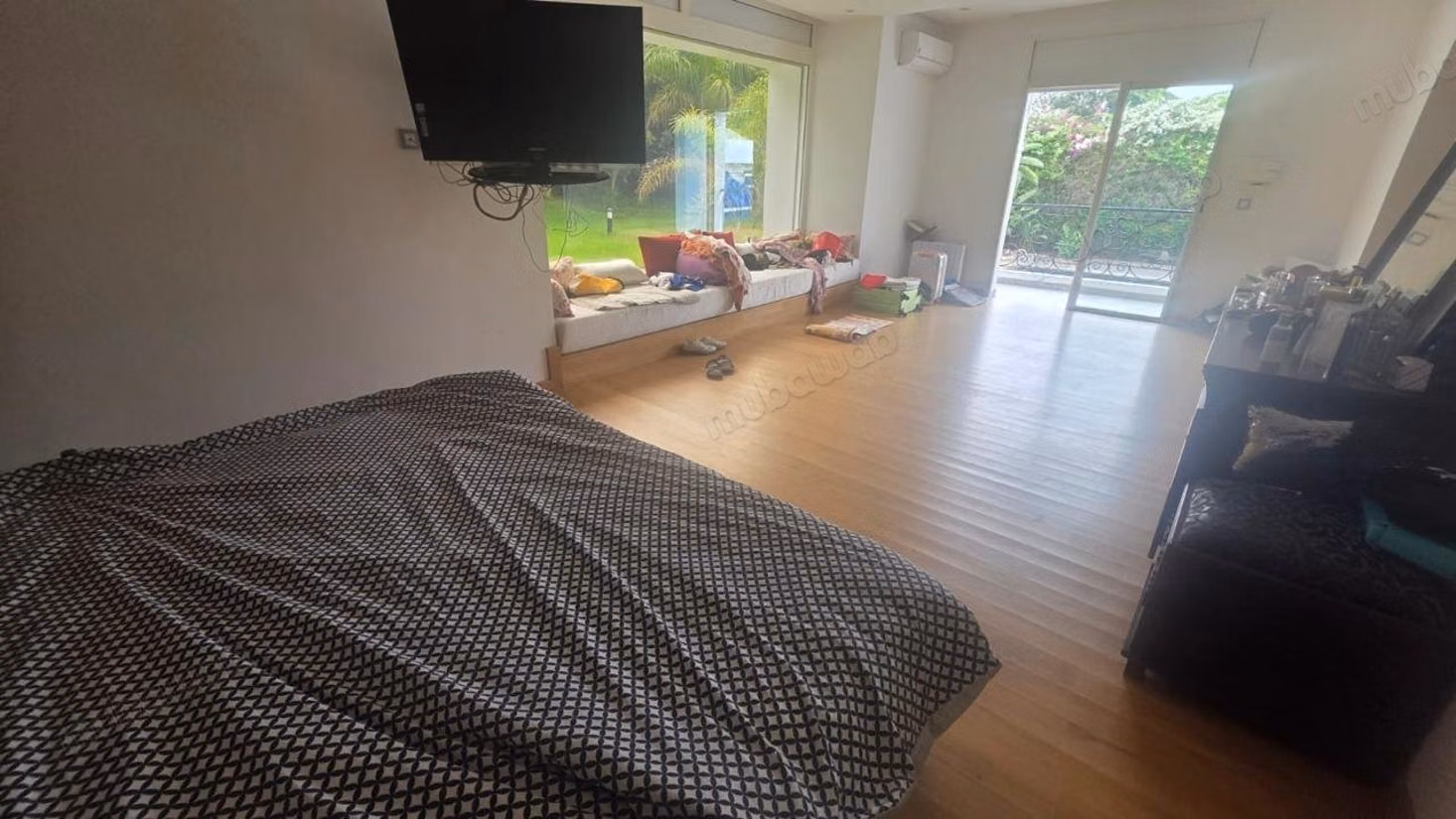 Magnifique villa à vendre à Rabat. Surface de 450 m². Cheminée et climatisation