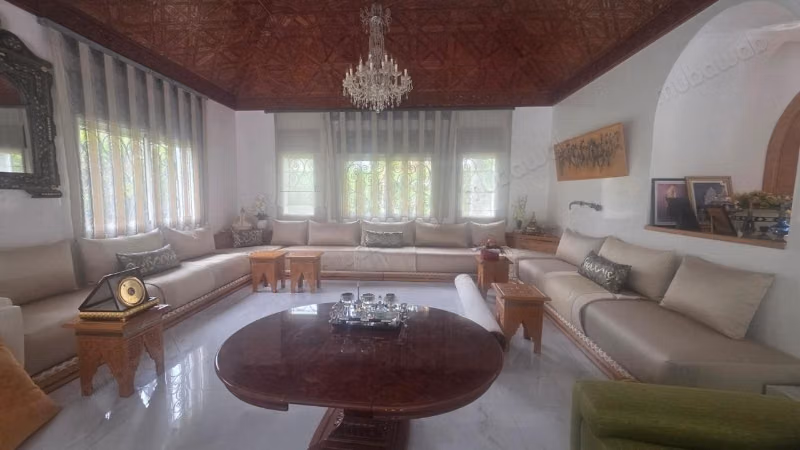 Magnificent villa for sale in Rabat. Area of 450 m². Fireplace and air conditioning