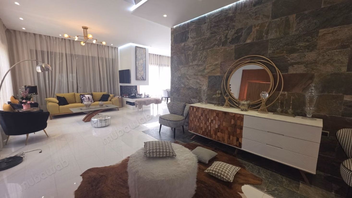 Maison de luxe à vendre à Temara. 
Surface totale 500 m². 
Piscine et air conditionné