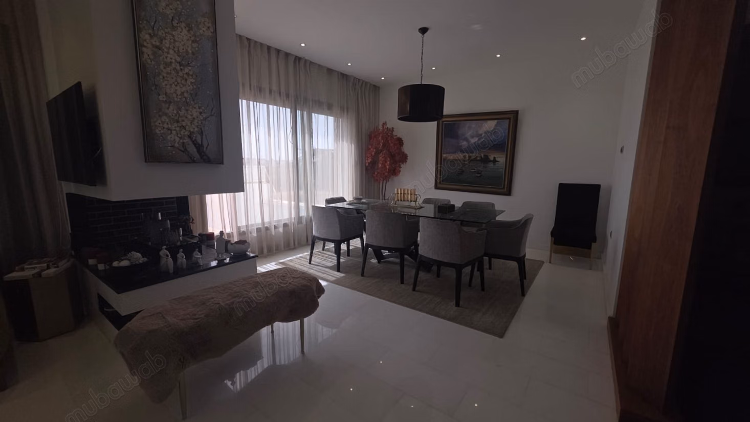 Maison de luxe à vendre à Temara. 
Surface totale 500 m². 
Piscine et air conditionné