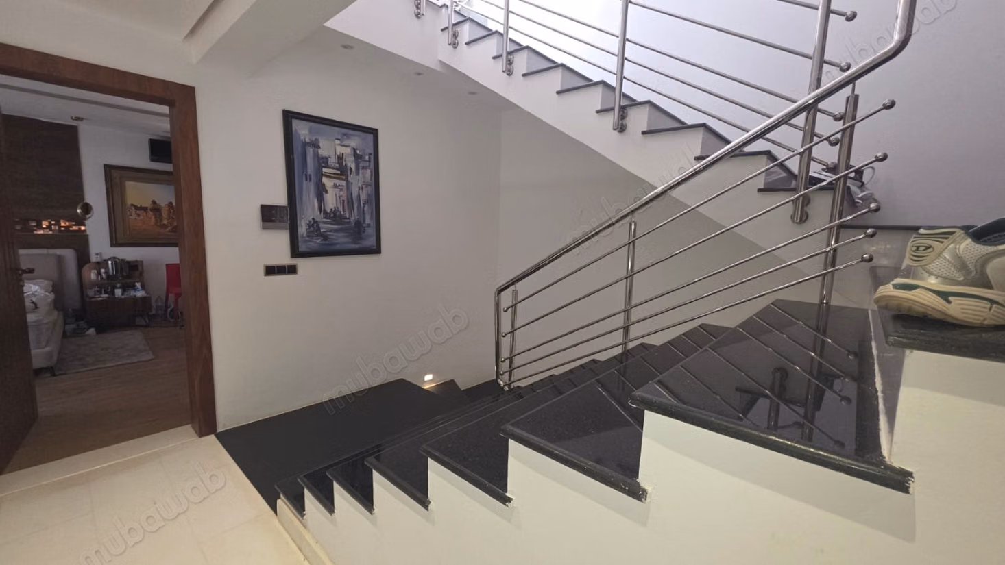 Maison de luxe à vendre à Temara. 
Surface totale 500 m². 
Piscine et air conditionné