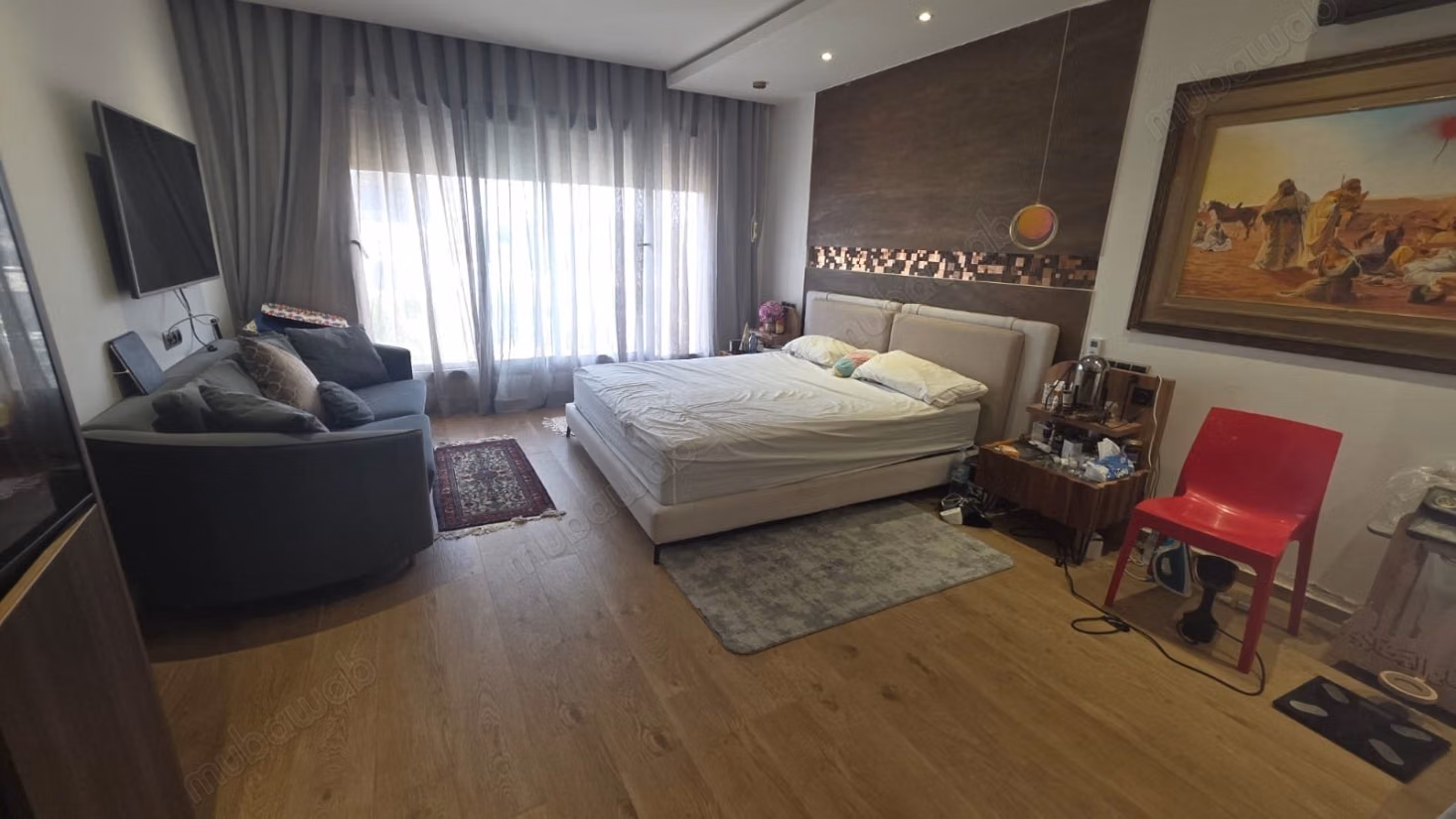 Maison de luxe à vendre à Temara. 
Surface totale 500 m². 
Piscine et air conditionné