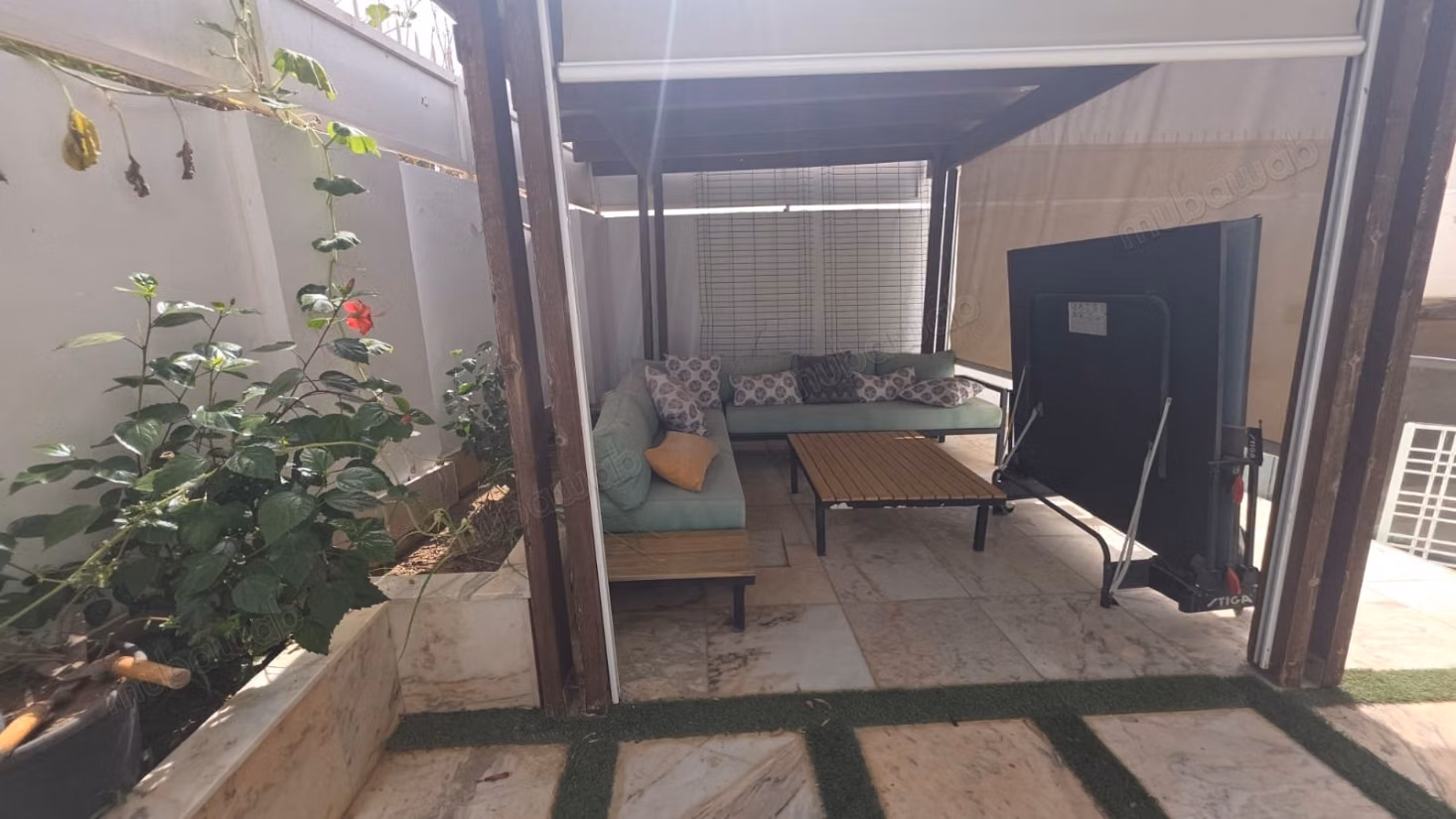 Maison de luxe à vendre à Temara. 
Surface totale 500 m². 
Piscine et air conditionné