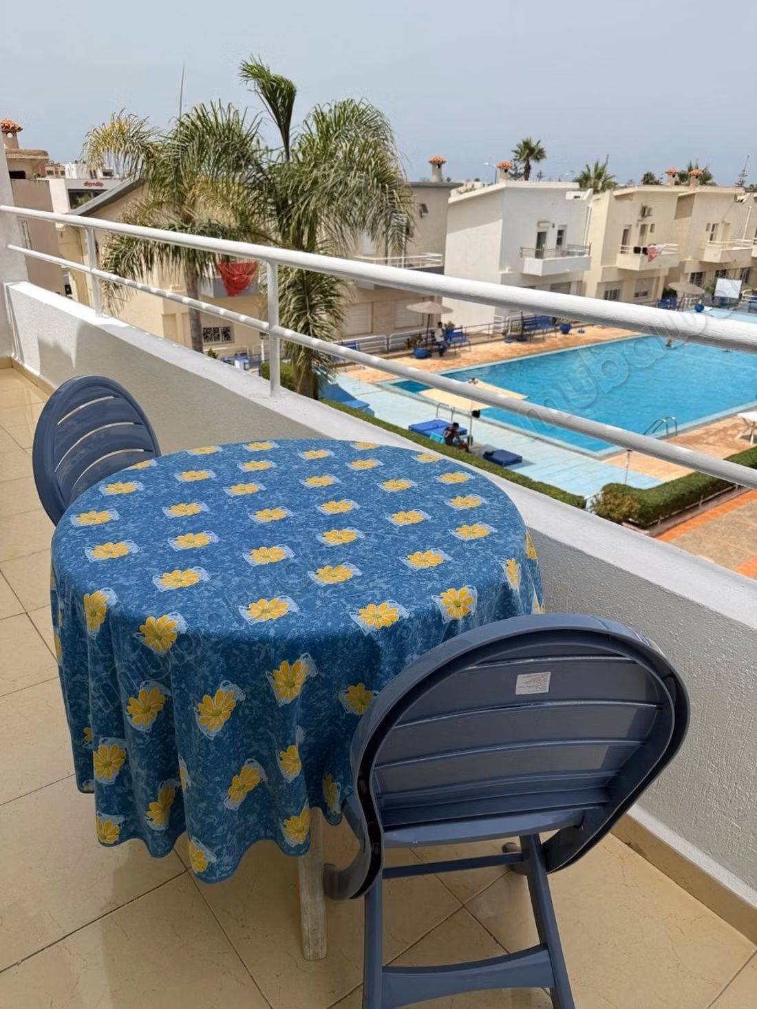 Appartement en location à Harhoura. 2 chambres agréables. Bien meublé