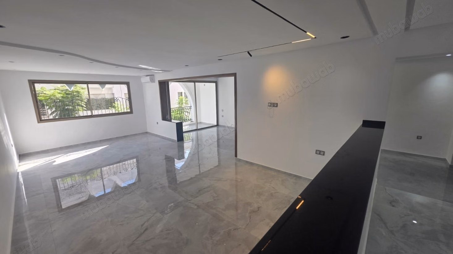Très bel appartement en location à Agdal. 
Surface totale 170 m². 
Parking et ascenseur