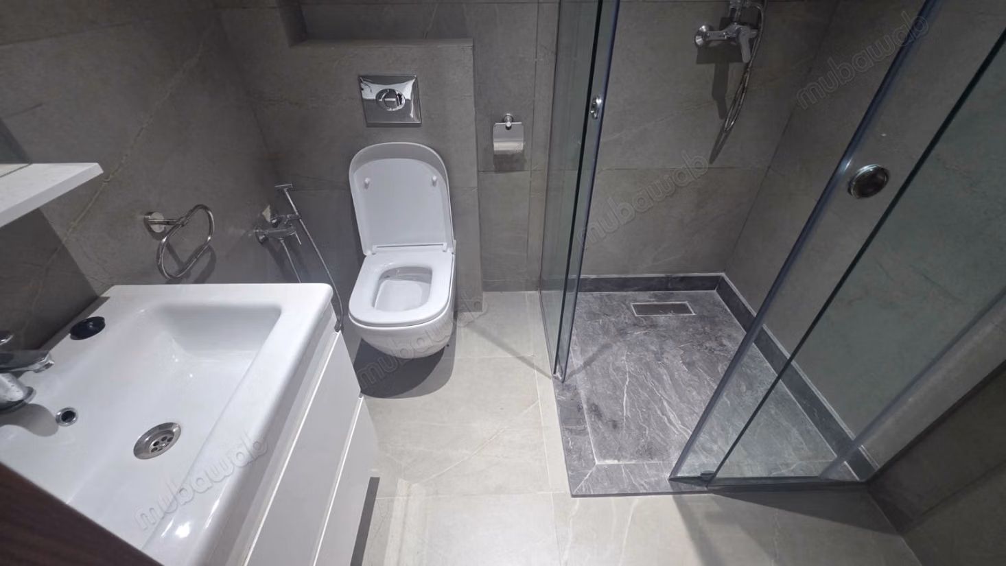 Très bel appartement en location à Agdal. 
Surface totale 170 m². 
Parking et ascenseur