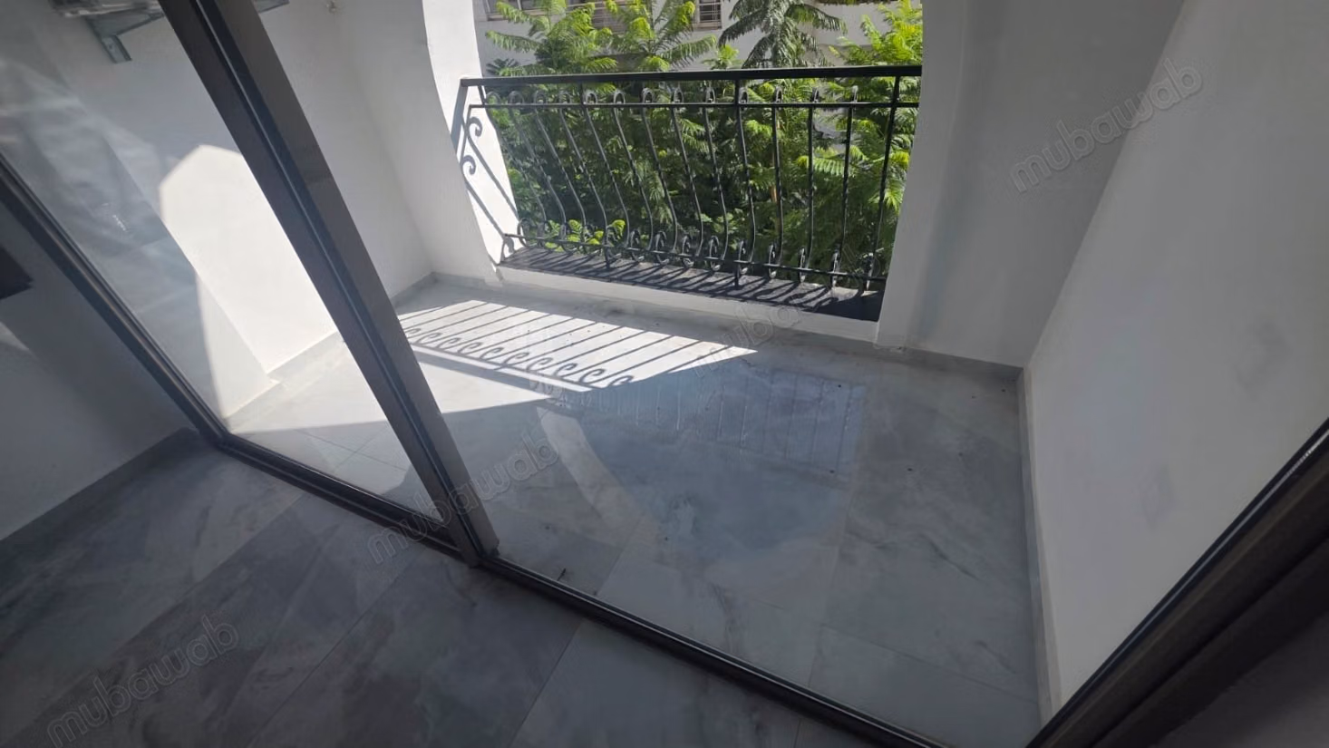 Très bel appartement en location à Agdal. 
Surface totale 170 m². 
Parking et ascenseur