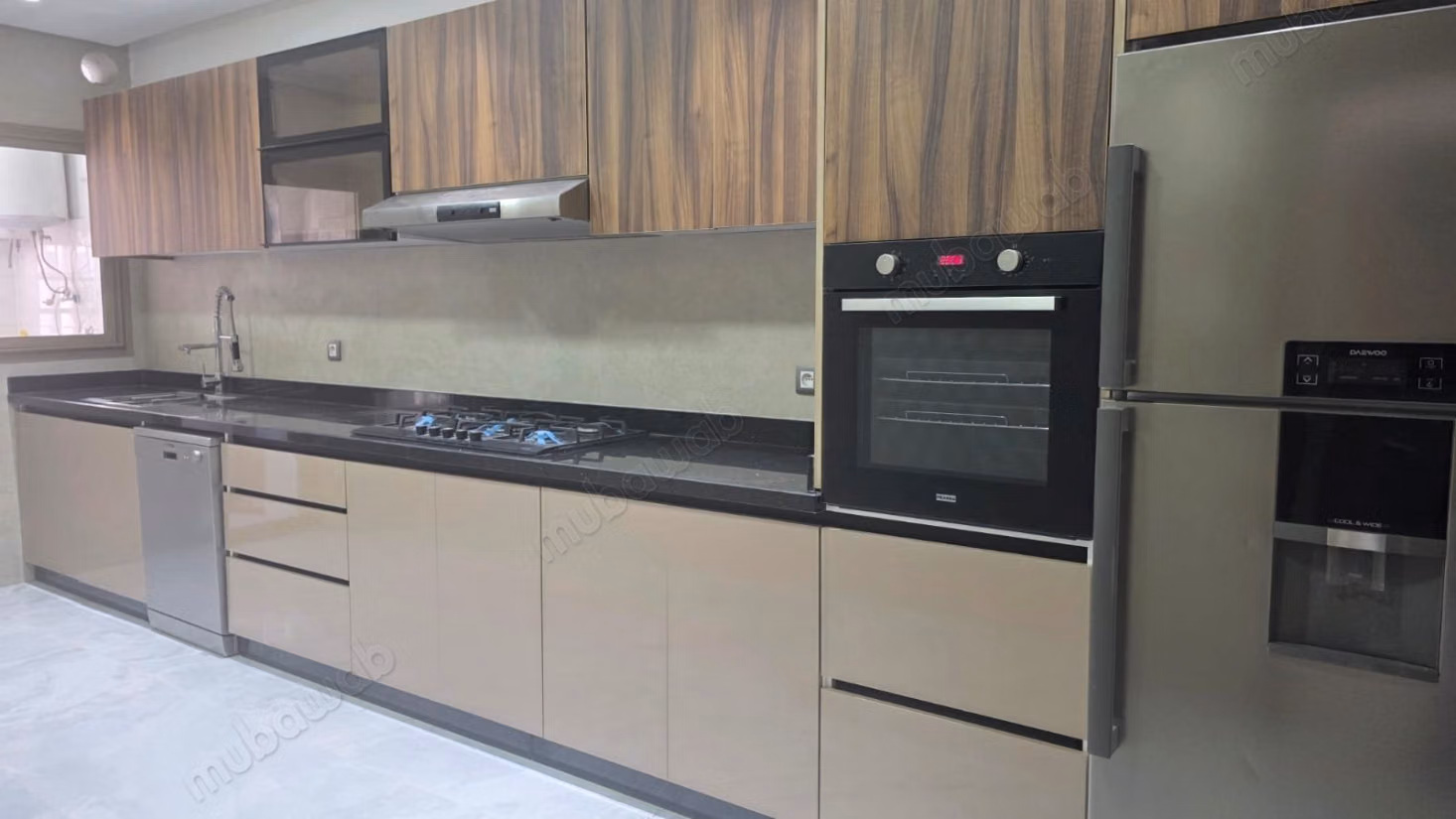 Très bel appartement en location à Agdal. 
Surface totale 170 m². 
Parking et ascenseur