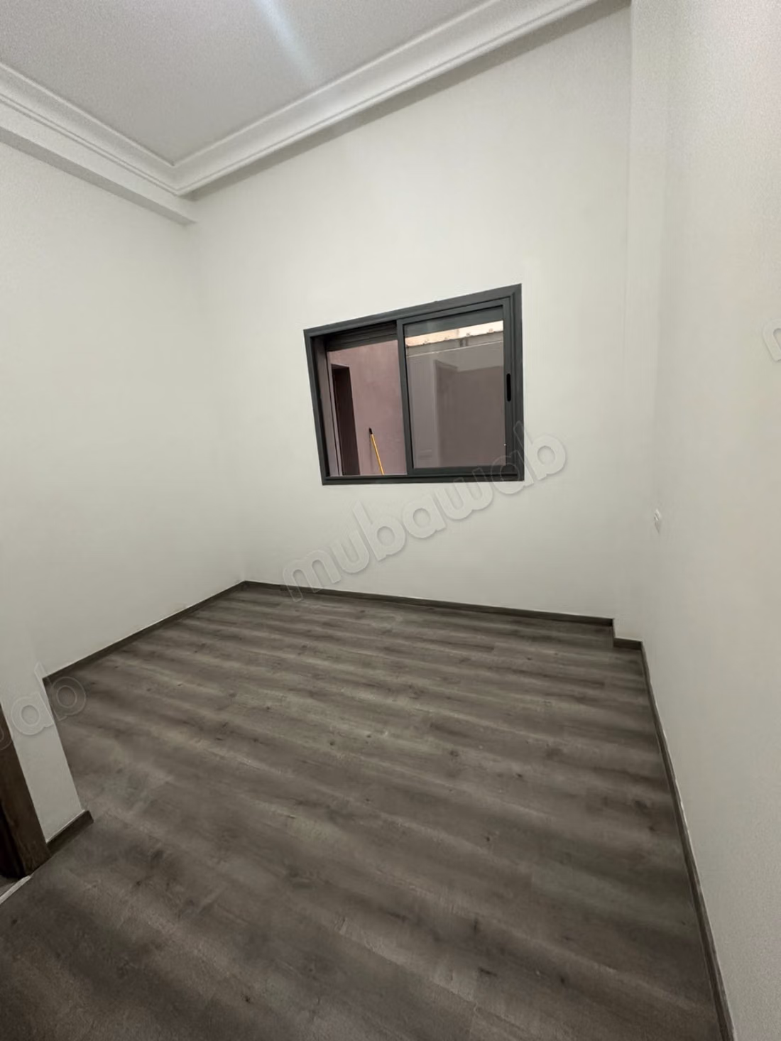 En alquiler: Apartamento nuevo y vacío en Mesnana Golf
