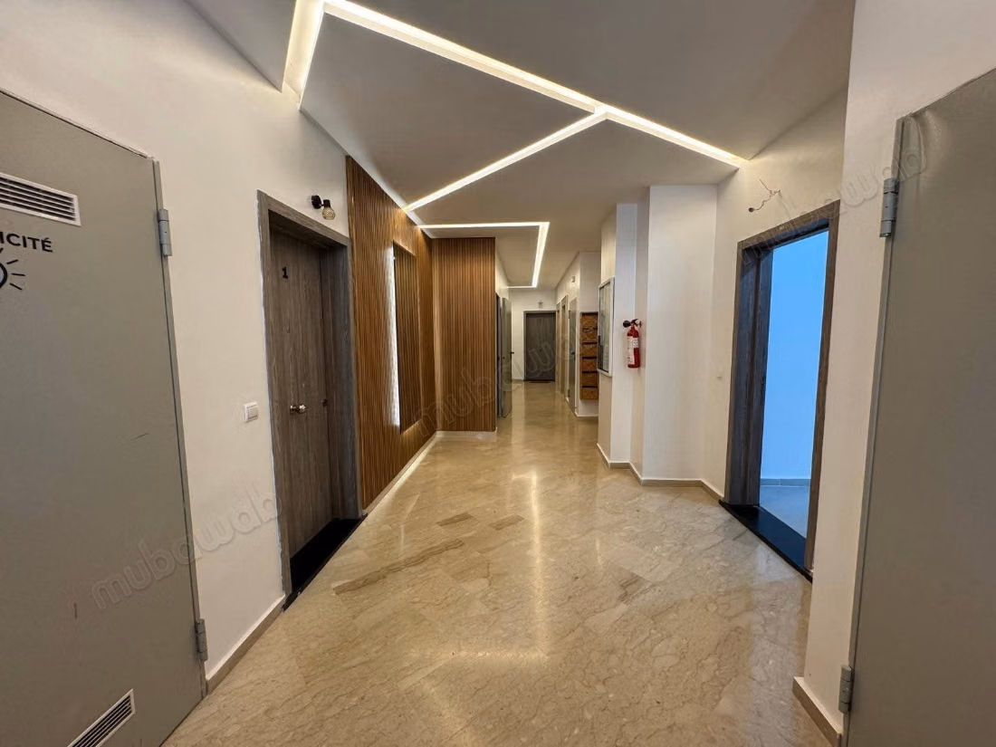 En alquiler: Apartamento nuevo y vacío en Mesnana Golf