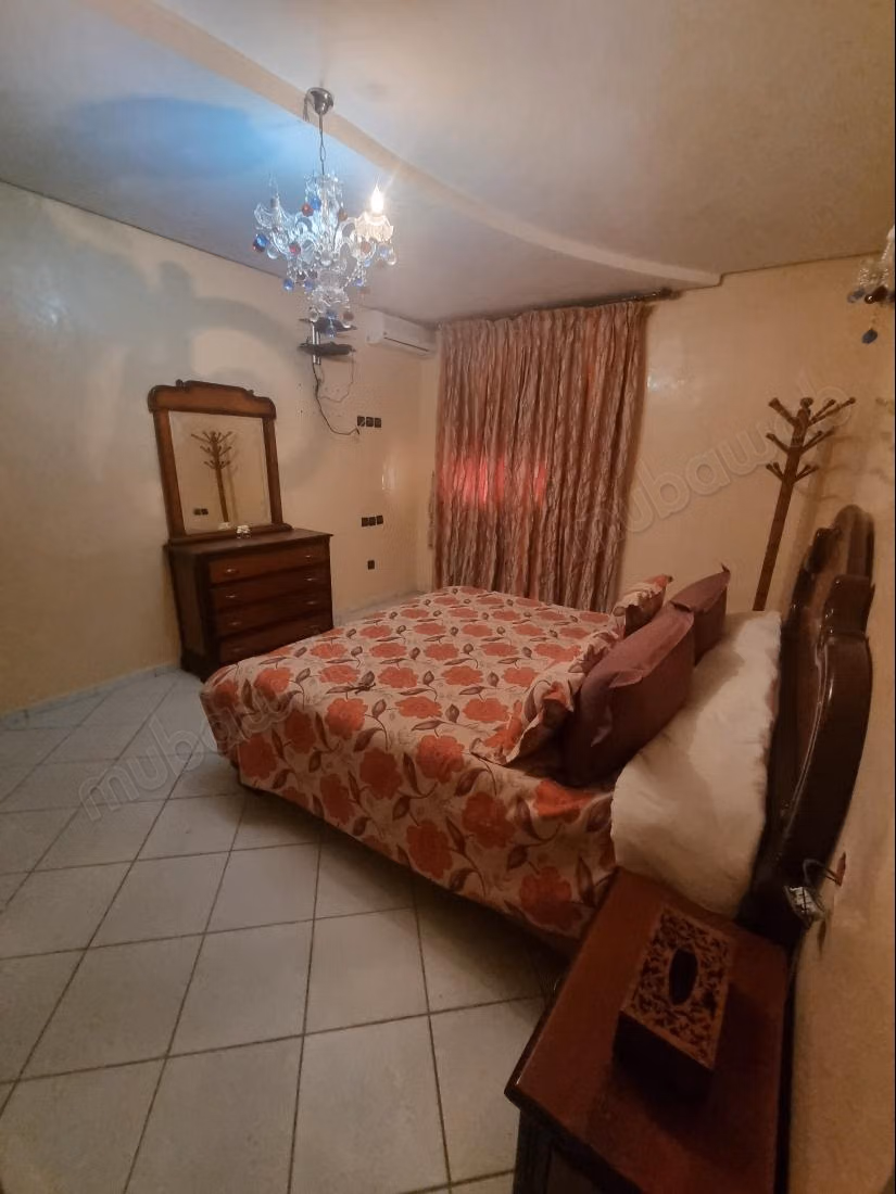 Vend appartement à Hay Dakhla. 1 Pièce. Système de parabole et résidence sécurisée