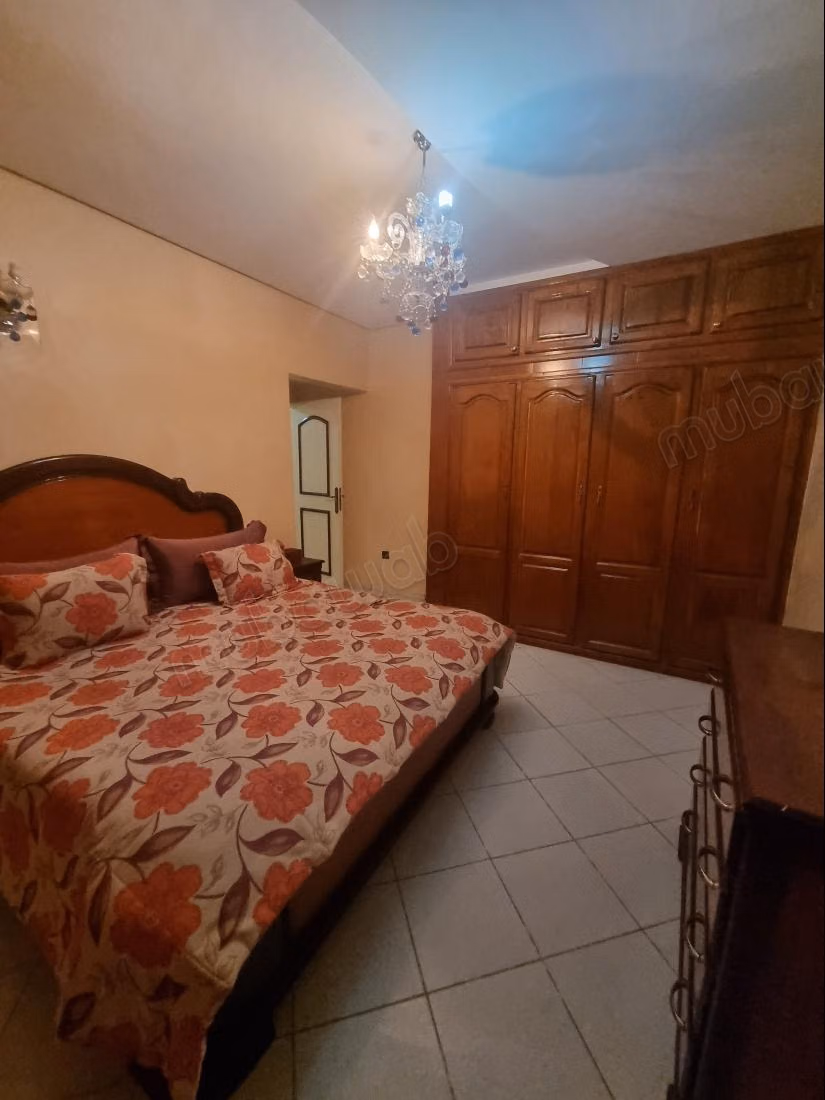 Vend appartement à Hay Dakhla. 1 Pièce. Système de parabole et résidence sécurisée
