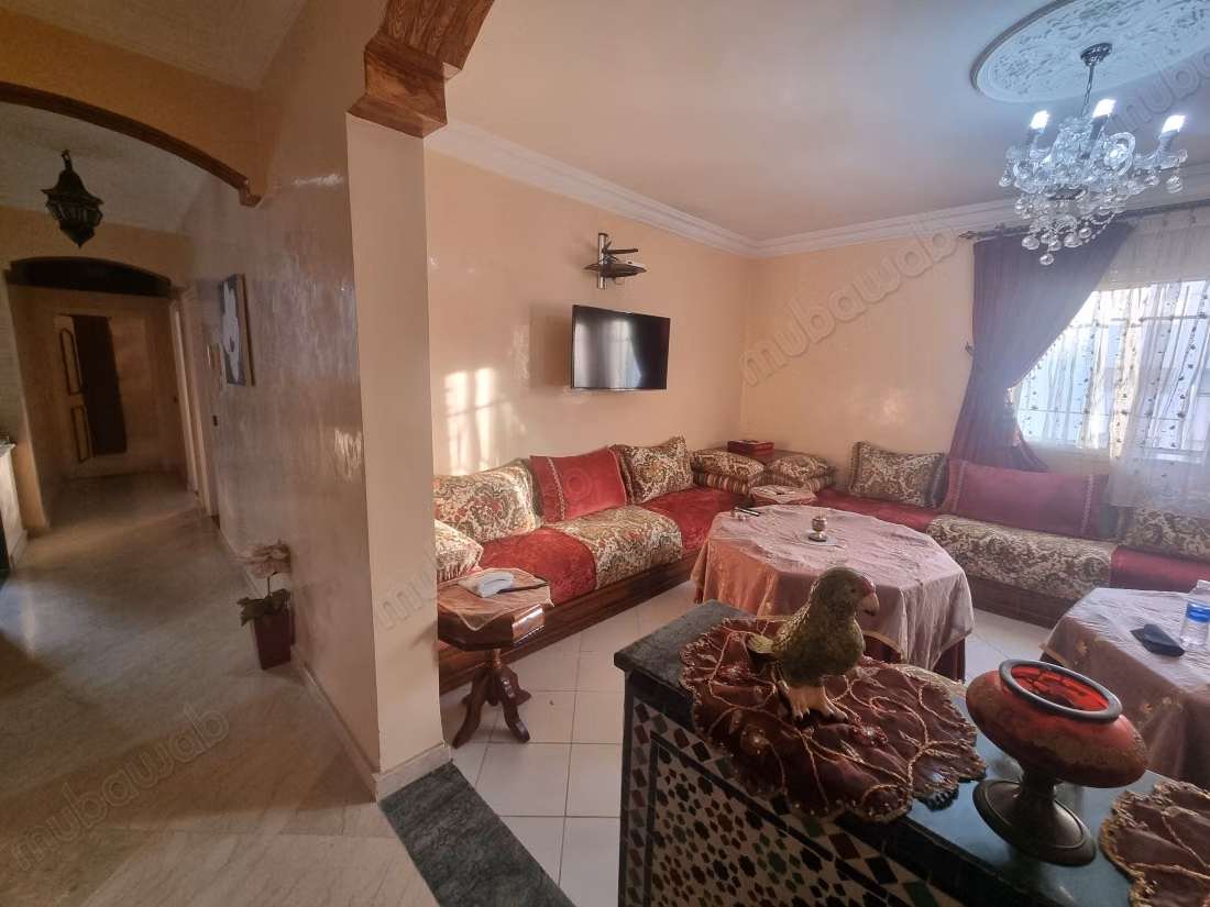 Vend appartement à Hay Dakhla. 1 Pièce. Système de parabole et résidence sécurisée