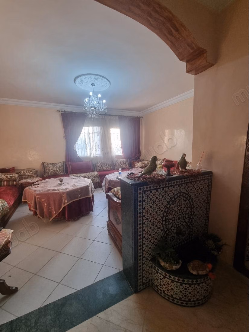 Vend appartement à Hay Dakhla. 1 Pièce. Système de parabole et résidence sécurisée