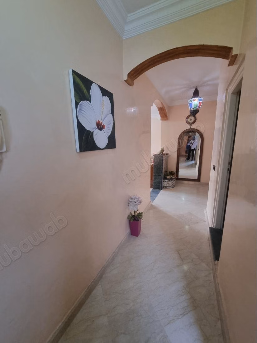 Vend appartement à Hay Dakhla. 1 Pièce. Système de parabole et résidence sécurisée