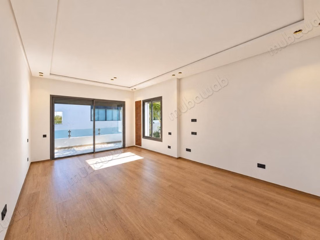 Luxurious villa for sale in Ain Diab. 4 beautiful bedrooms. Garden