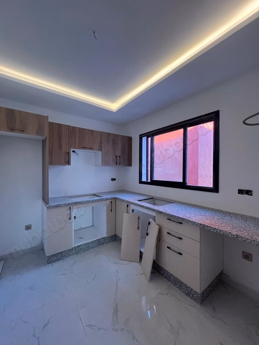 Bel appartement à vendre à le vallon. 
6 pièces. Concierge et climatisation