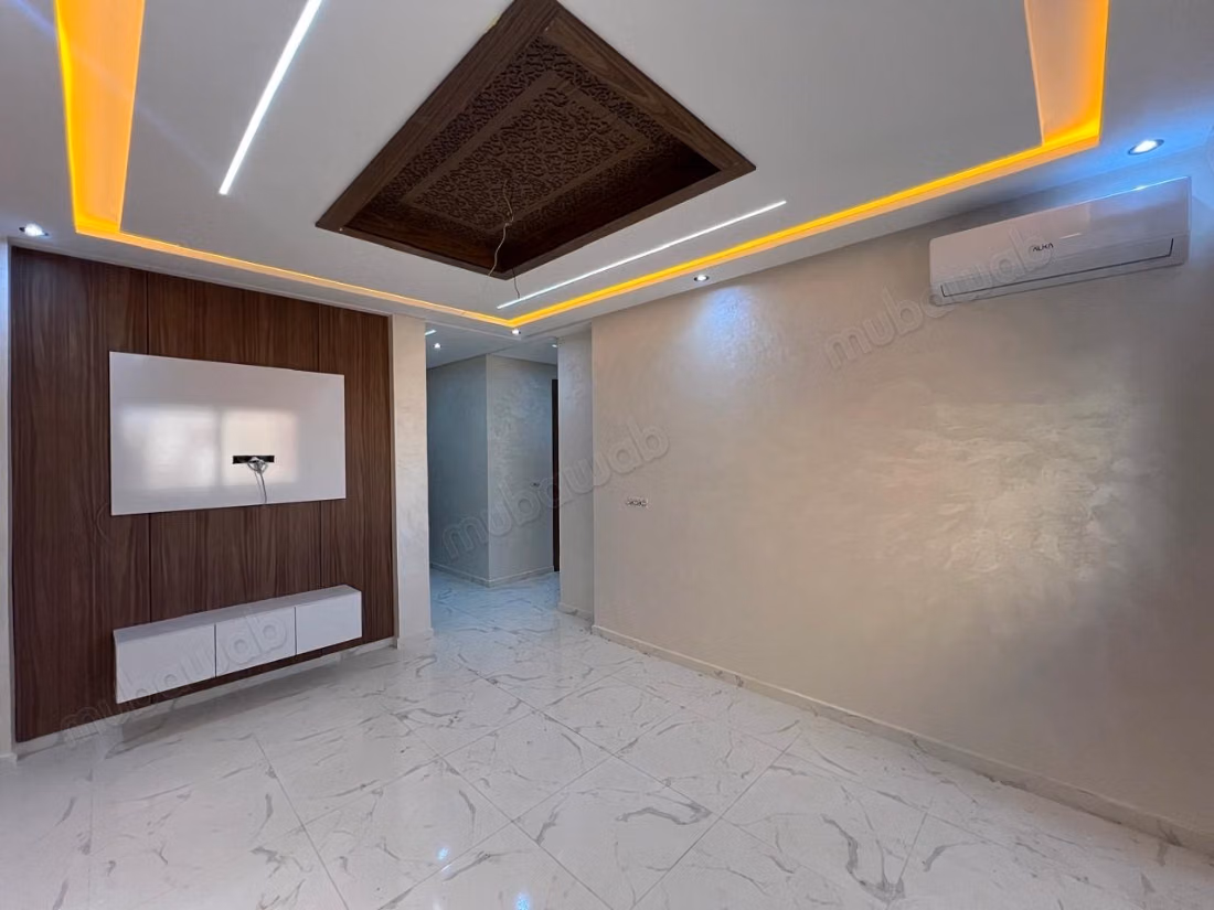 Bel appartement à vendre à le vallon. 
6 pièces. Concierge et climatisation