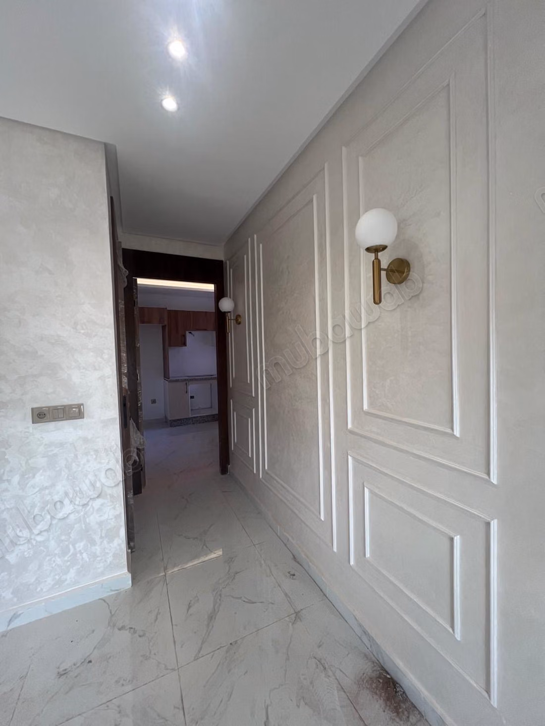 Bel appartement à vendre à le vallon. 
6 pièces. Concierge et climatisation