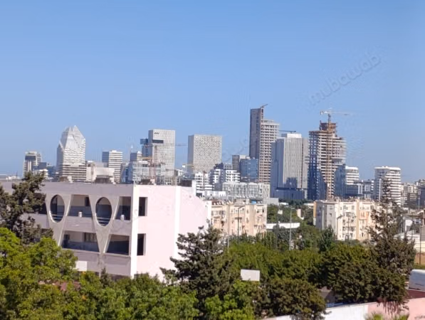 Oulfa, Bureau de 88 m² avec garage, dans un immeuble de bureaux neuf haut standing