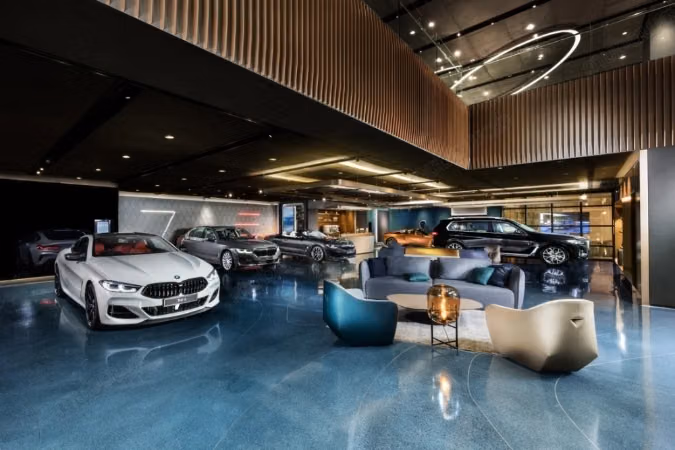 Exclusive showroom on Bld Massira of 348 m2 for rent, ideal for car showroom or others