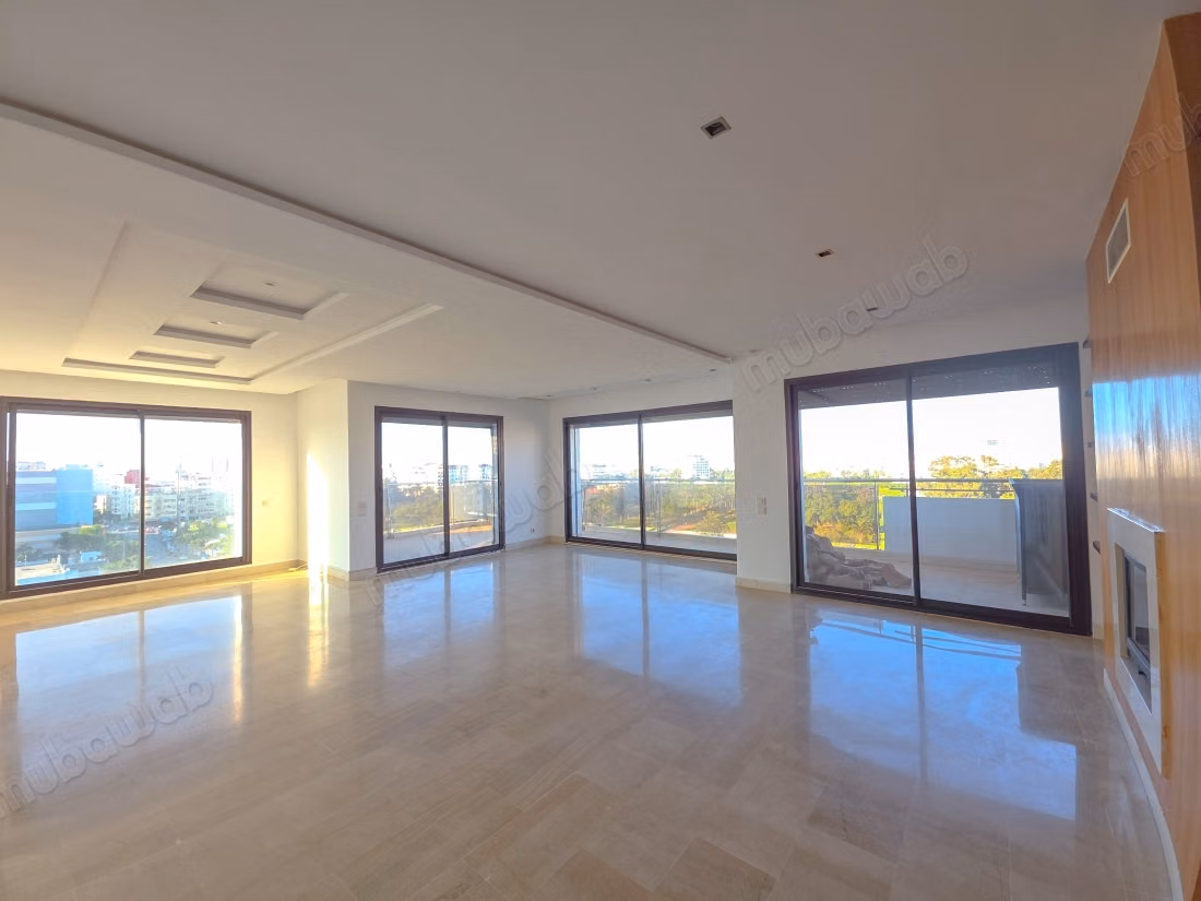 Appartement à louer à Gauthier. 
4 pièces confortables. 
Système de parabole et résidence sécurisée