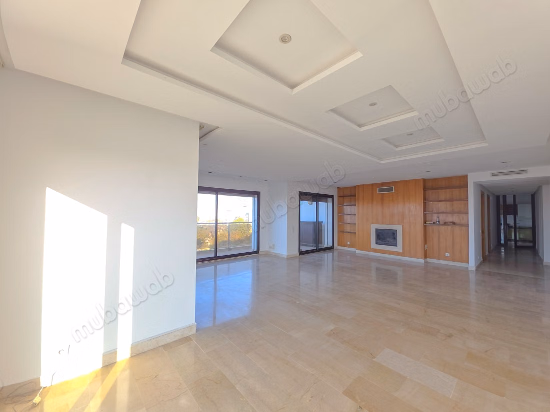 Appartement à louer à Gauthier. 
4 pièces confortables. 
Système de parabole et résidence sécurisée