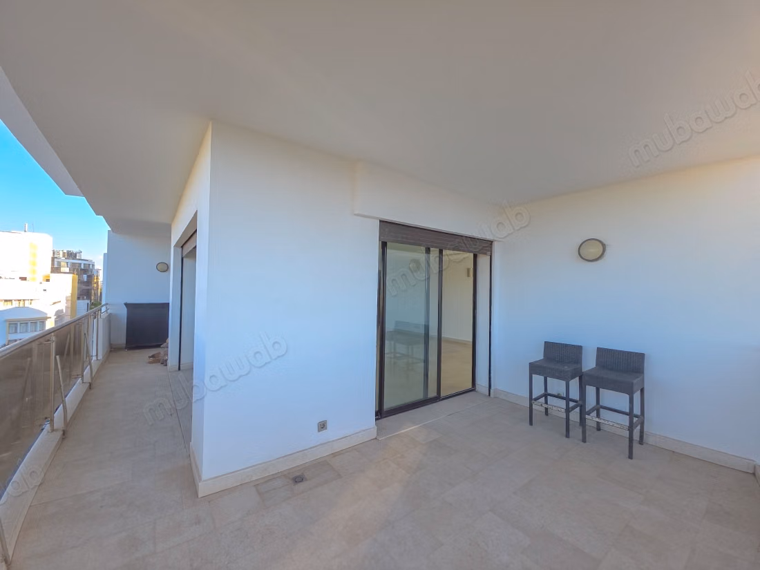 Appartement à louer à Gauthier. 
4 pièces confortables. 
Système de parabole et résidence sécurisée
