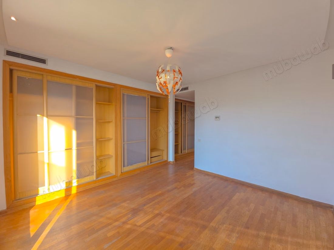 Appartement à louer à Gauthier. 
4 pièces confortables. 
Système de parabole et résidence sécurisée