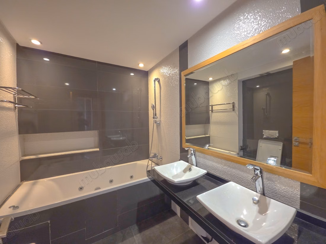 Appartement à louer à Gauthier. 
4 pièces confortables. 
Système de parabole et résidence sécurisée