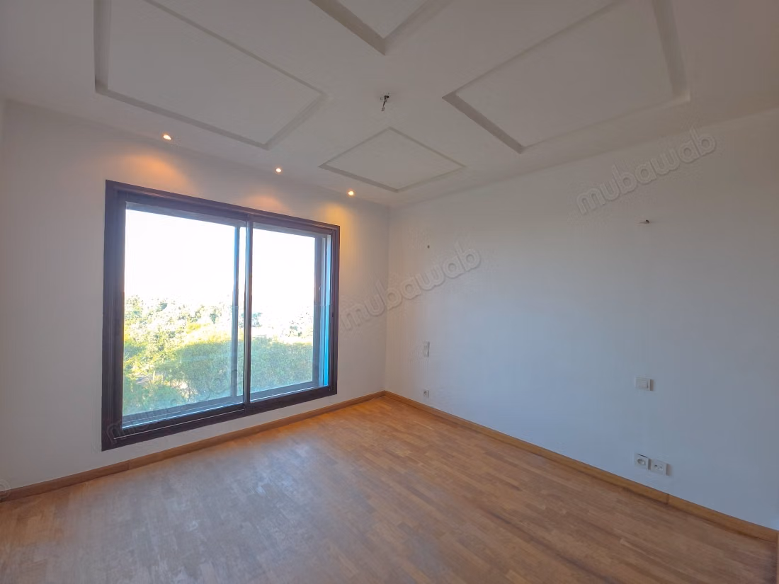 Appartement à louer à Gauthier. 
4 pièces confortables. 
Système de parabole et résidence sécurisée