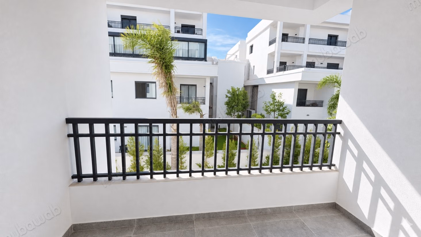 New duplex with pool near the Green City