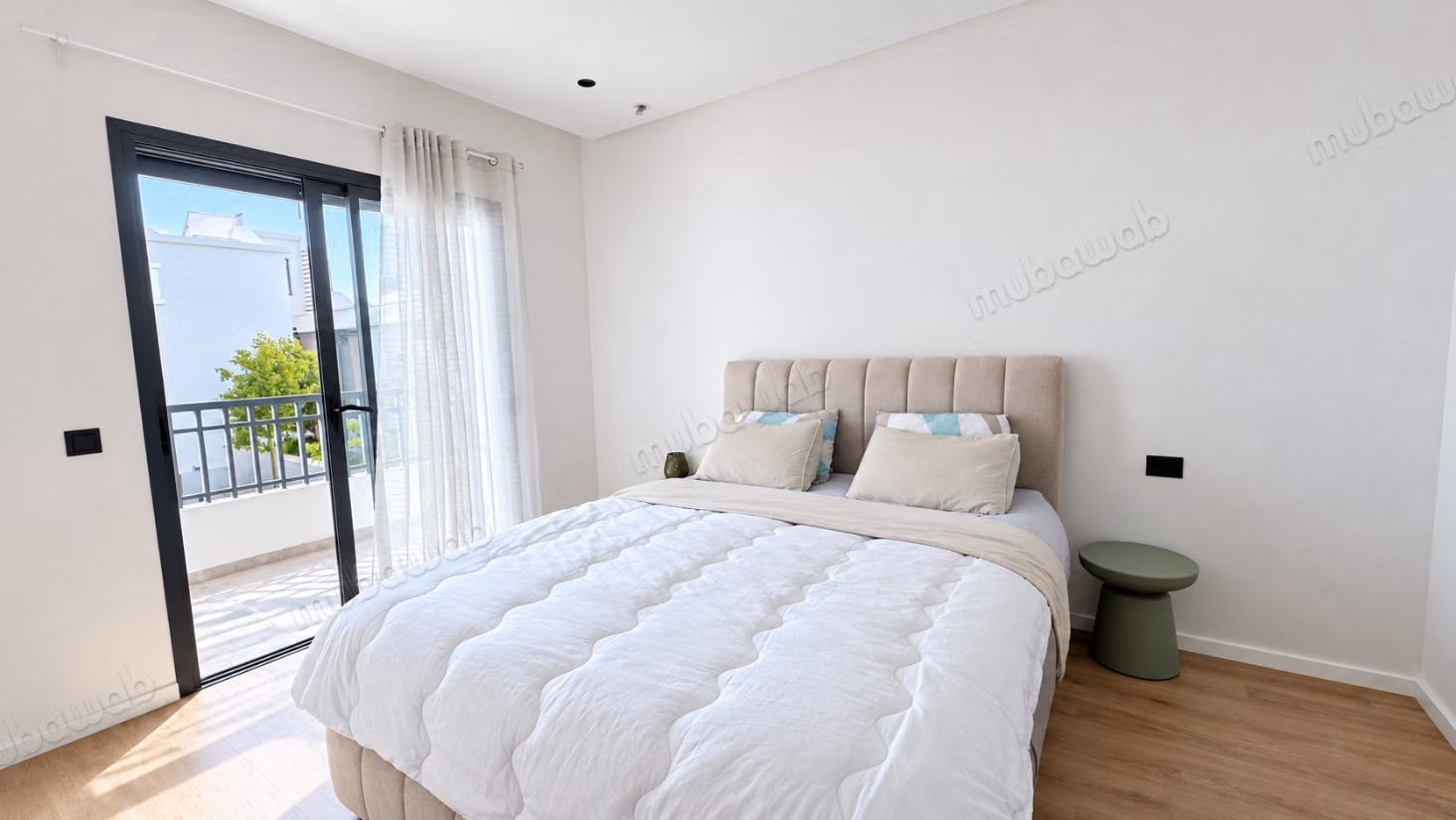 New duplex with pool near the Green City