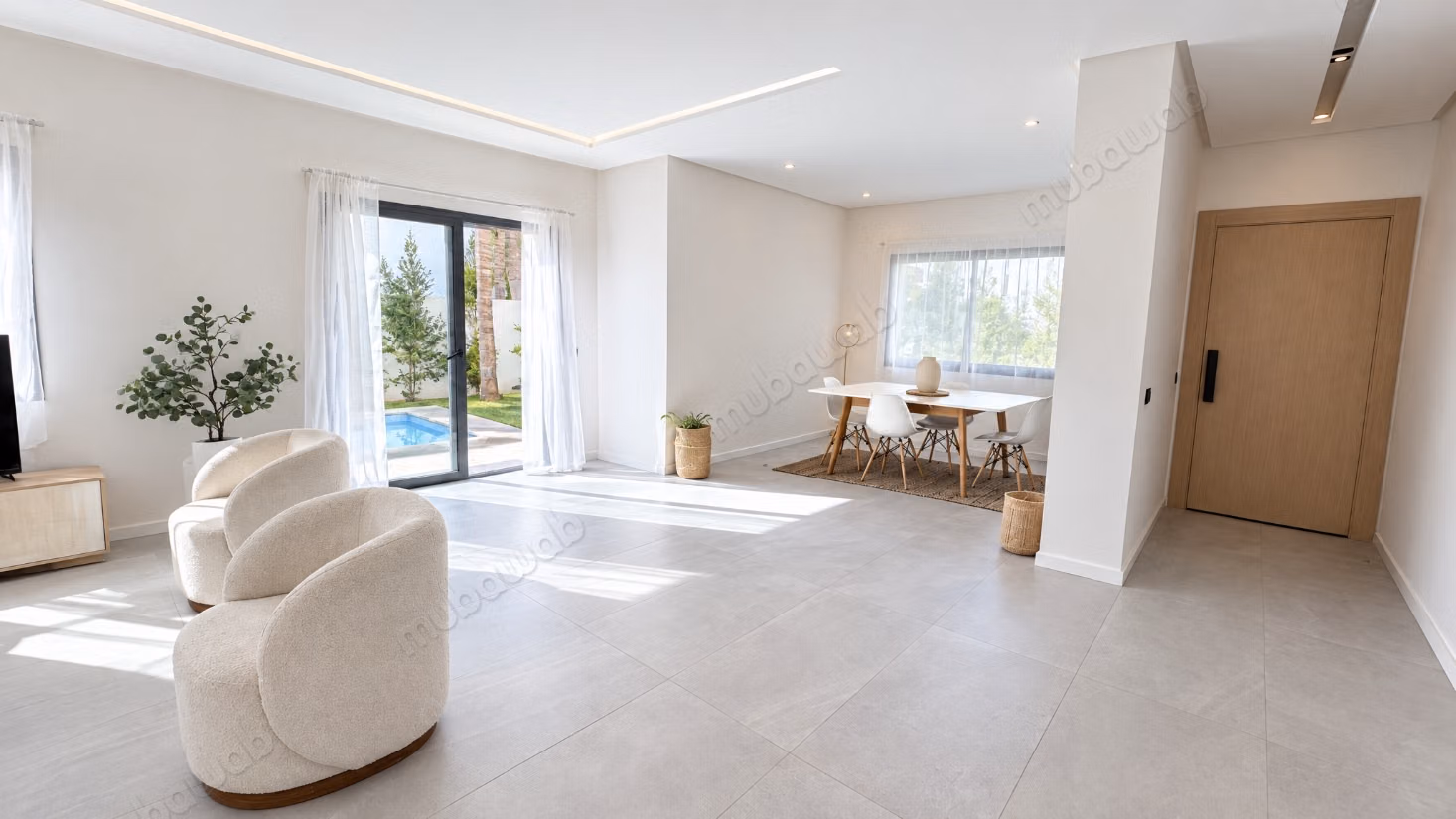 New duplex with pool near the Green City