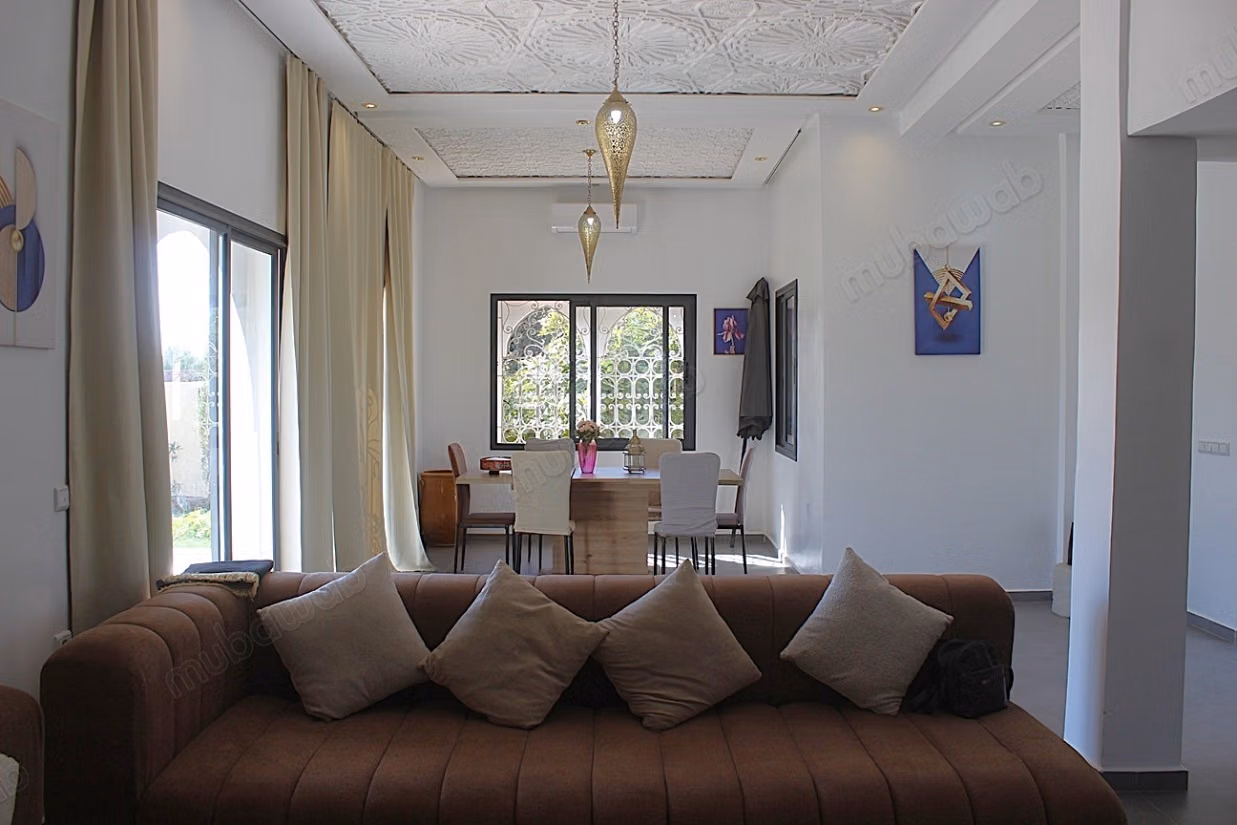Belle villa neuve de quatre chambres