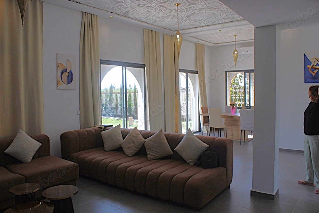 Belle villa neuve de quatre chambres