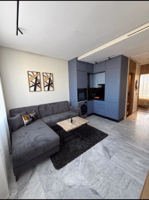 Splendido studio arredato in affitto a lungo termine