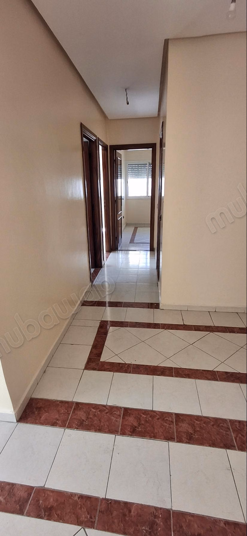 Location de maison à Belvédère. 4 excellentes chambres. Ascenseur disponible